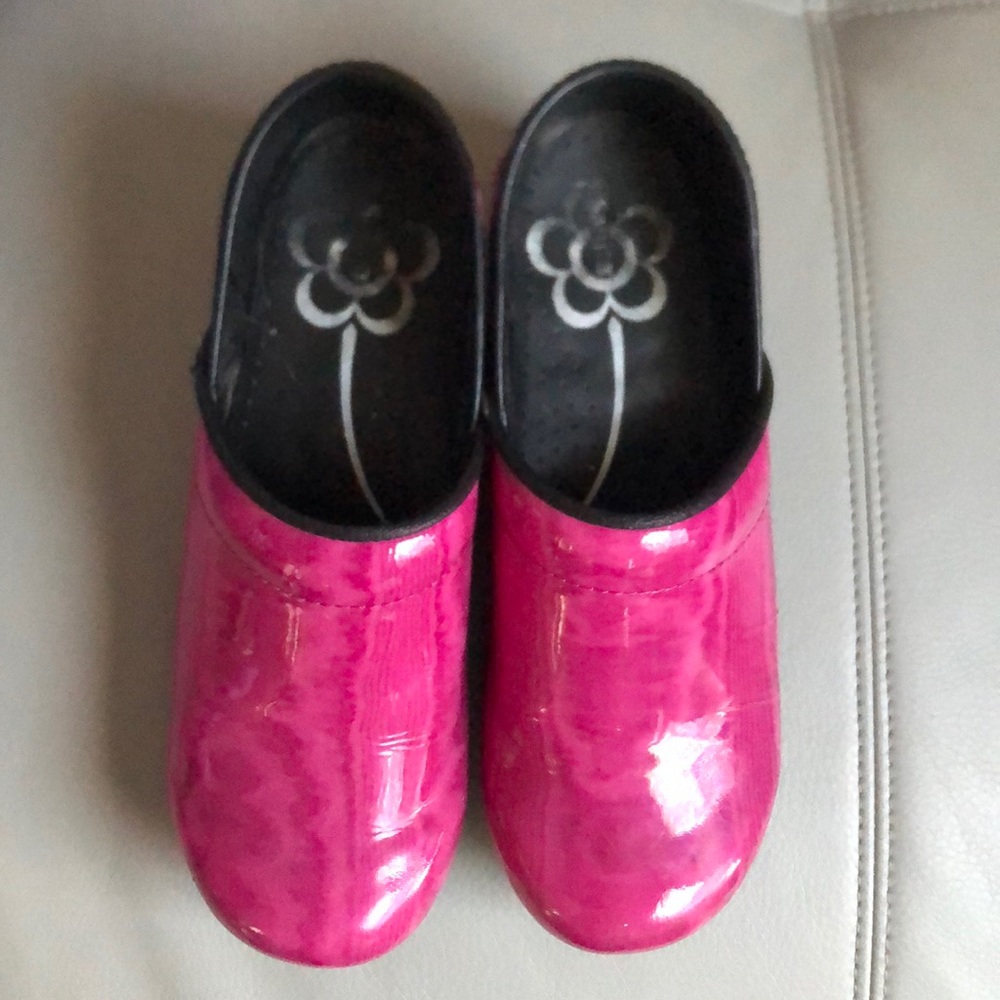 Used sanita shoes